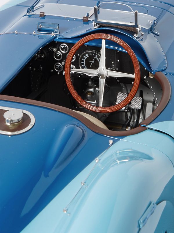 Bugatti Type 57G Tank 1.8 Model Car - E2 Bugatti Type 57G Tank 1.8 Model Car - E2