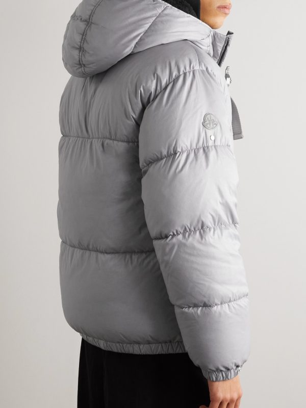 6 Moncler 1017 ALYX 9SM Quilted Shell Hooded Down Jacket with Detachable Liner - BK 6 Moncler 1017 ALYX 9SM Quilted Shell Hooded Down Jacket with Detachable Liner - BK