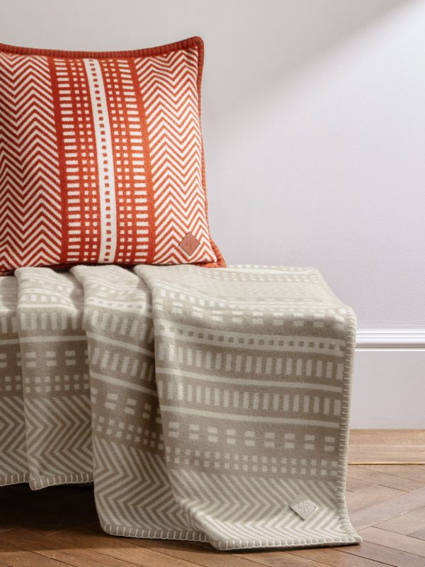 Atacama Virgin Wool and Cashmere-Blend Jacquard Blanket - OU