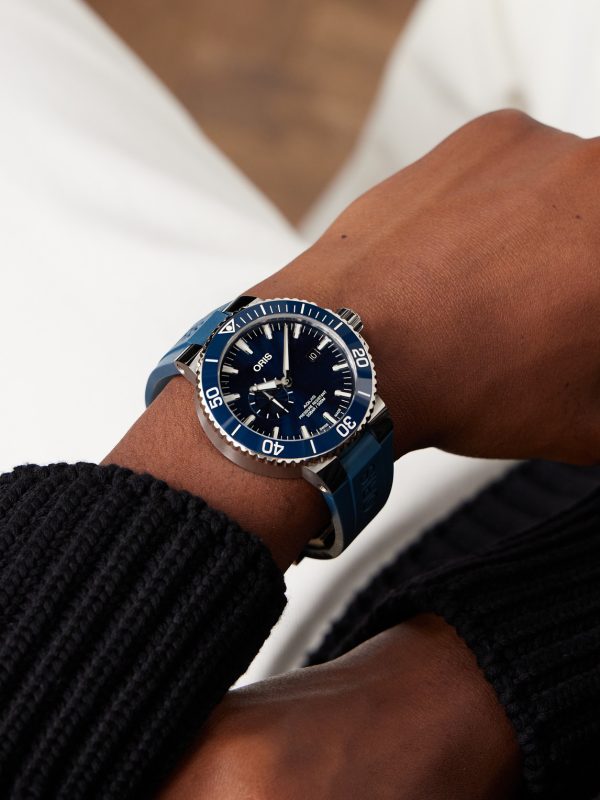 Aquis Small Second Date Automatic 45.5mm Stainless Steel and Rubber Watch, Ref. No. 01 743 7733 4155-07 4 24 69EB - OU Aquis Small Second Date Automatic 45.5mm Stainless Steel and Rubber Watch, Ref. No. 01 743 7733 4155-07 4 24 69EB - OU