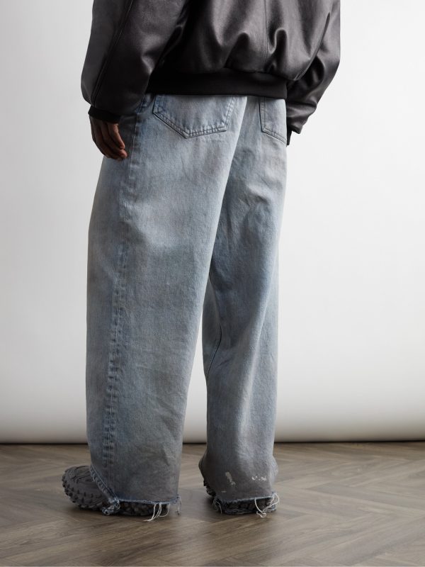 Distressed Straight-Leg Jeans - BK