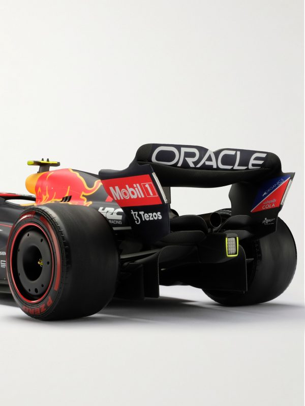 Red Bull Racing Honda RB18 Sergio Pérez (2022) 1:8 Model Car - BK Red Bull Racing Honda RB18 Sergio Pérez (2022) 1:8 Model Car - BK