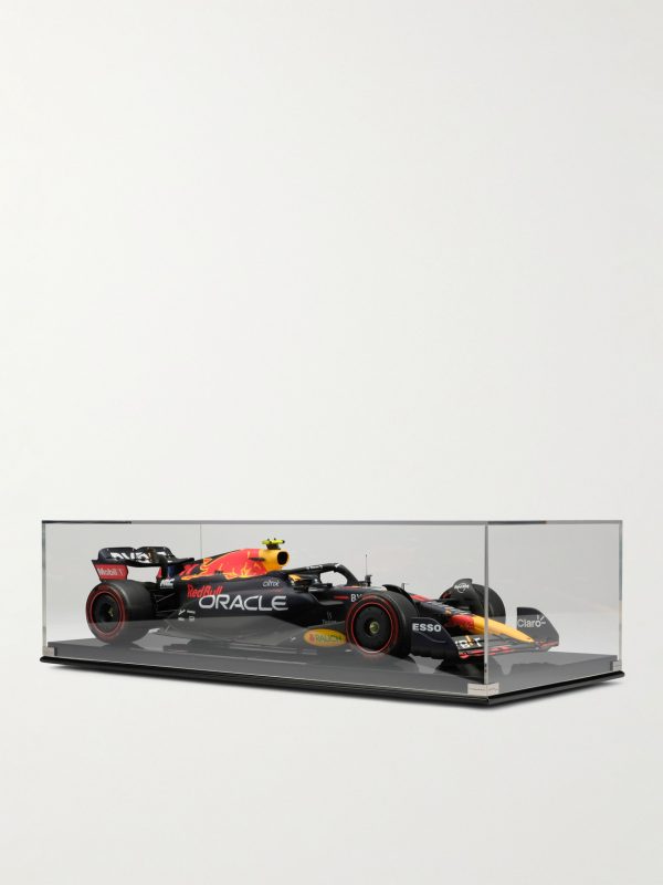Red Bull Racing Honda RB18 Sergio Pérez (2022) 1:8 Model Car - FR Red Bull Racing Honda RB18 Sergio Pérez (2022) 1:8 Model Car - FR