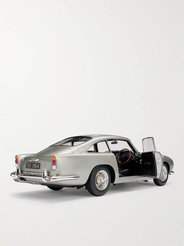 Aston Martin DB5 Limited Edition 1:8 Model Car - BK Aston Martin DB5 Limited Edition 1:8 Model Car - BK