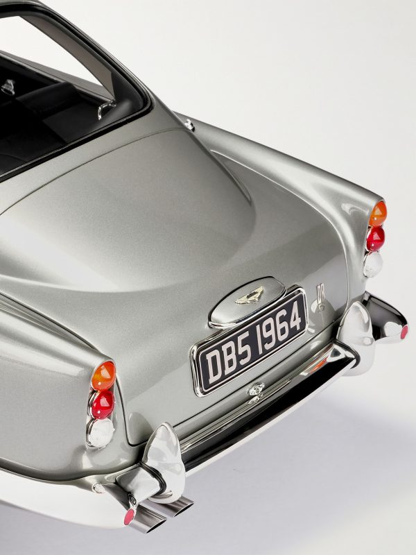Aston Martin DB5 Limited Edition 1:8 Model Car - CU Aston Martin DB5 Limited Edition 1:8 Model Car - CU