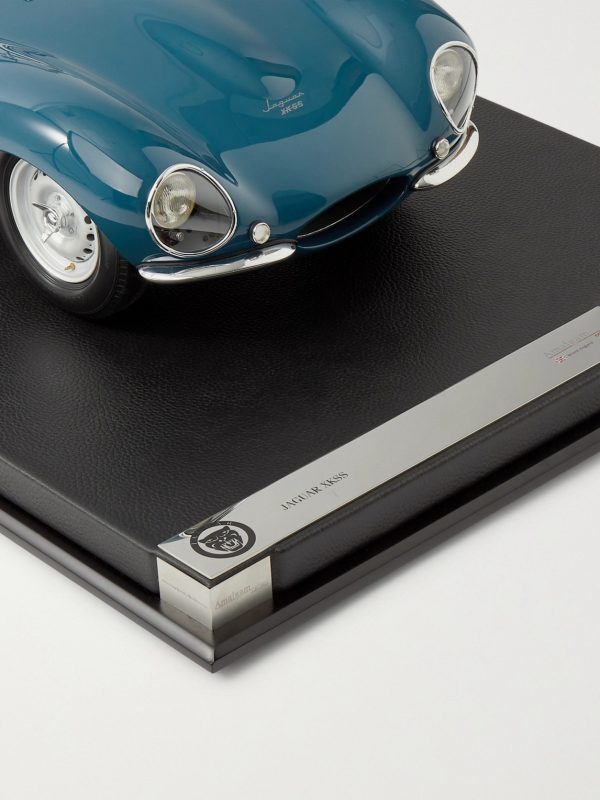 Jaguar XKSS Roadster 1:8 Model Car - E1 Jaguar XKSS Roadster 1:8 Model Car - E1