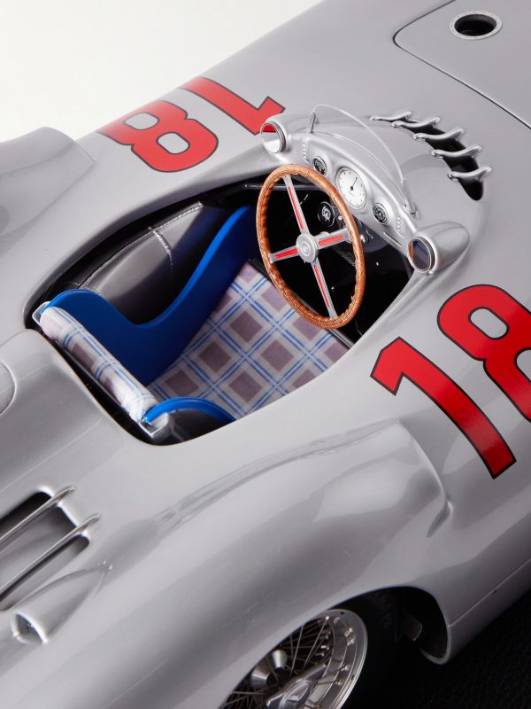 Mercedes-Benz W196 Streamliner (1954) 1:8 Model Car - E1 Mercedes-Benz W196 Streamliner (1954) 1:8 Model Car - E1