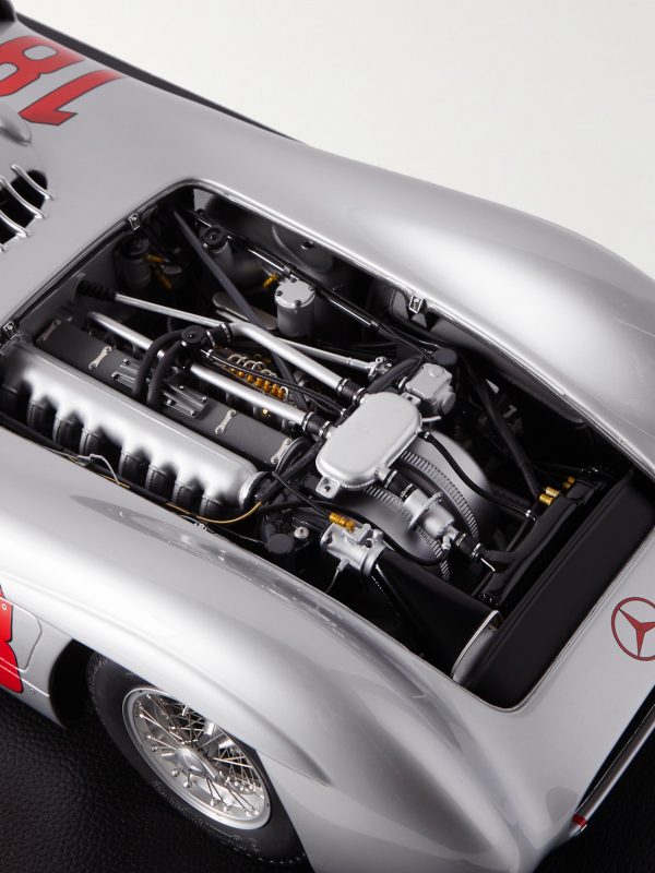 Mercedes-Benz W196 Streamliner (1954) 1:8 Model Car - E4 Mercedes-Benz W196 Streamliner (1954) 1:8 Model Car - E4