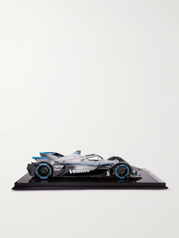 Mercedes-Benz EQ Silver Arrow 01 1:8 Model Car - FR Mercedes-Benz EQ Silver Arrow 01 1:8 Model Car - FR