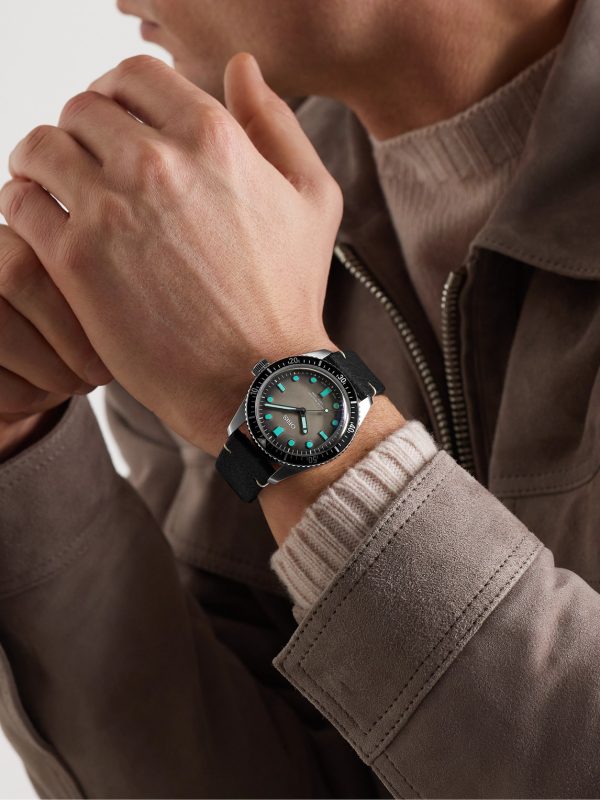 Divers Sixty-Five Automatic 40mm Stainless Steel and Leather Watch, Ref. No. 01 733 7707 4053-07 5 20 89 - OU