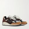 990 Leather-Trimmed Suede and Mesh Sneakers - FR 990 Leather-Trimmed Suede and Mesh Sneakers - FR